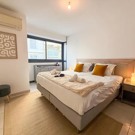 Apartment In With Terrace - Id102 Cannes