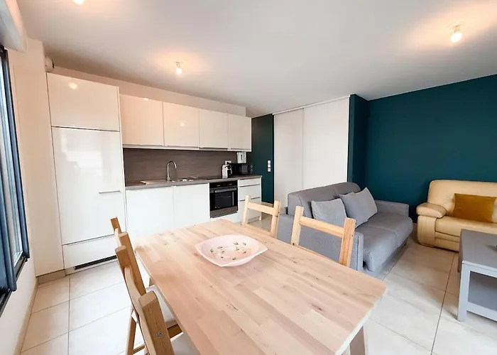 Апартаменты Charming Terrace With Garden Views - Center *