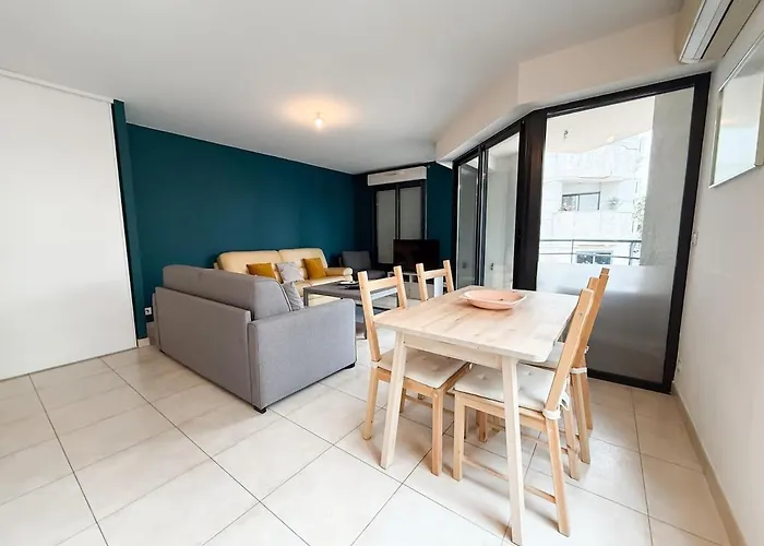 Charming Terrace With Garden Views - Center * Канны