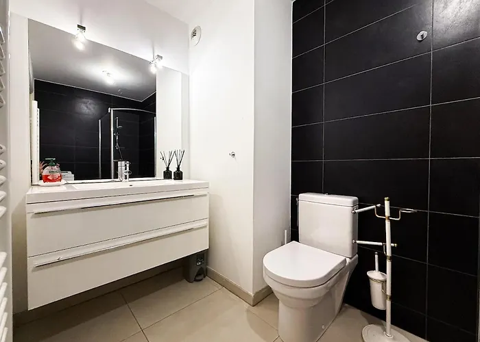 Charming Terrace With Garden Views - Center Апартаменты *