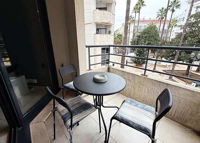 Charming Terrace With Garden Views - Center Апартаменты Канны